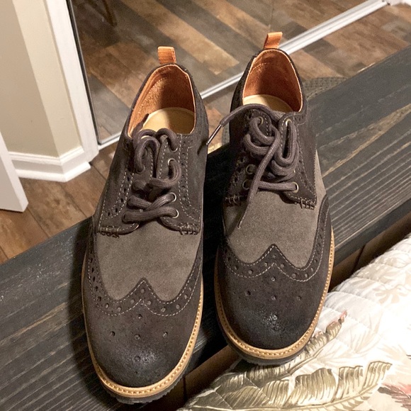 Tommy Bahama Men's Elliott Wing Tip shoes SIZE 9.5 EUC - Picture 1 of 7